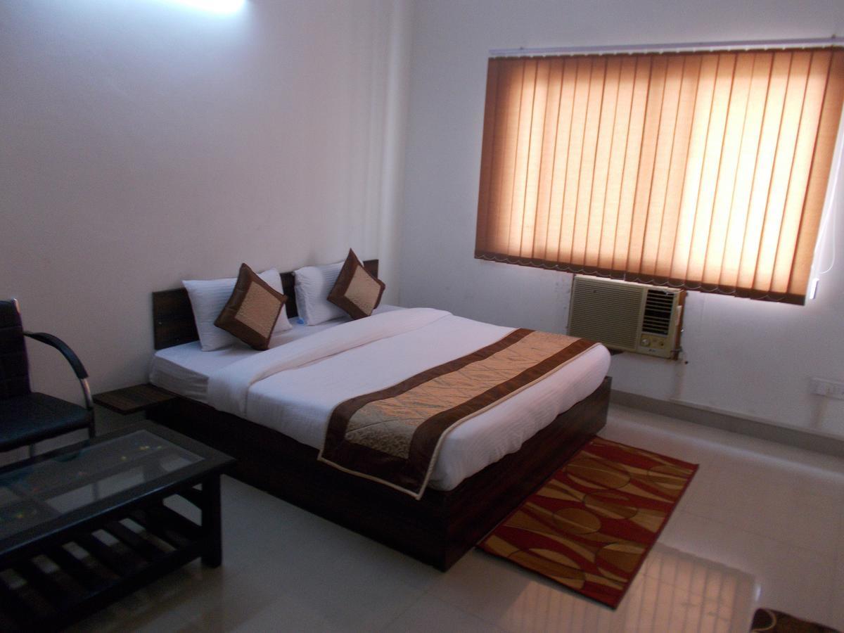The Radiance Suites And Apartment Nowe Delhi Zewnętrze zdjęcie