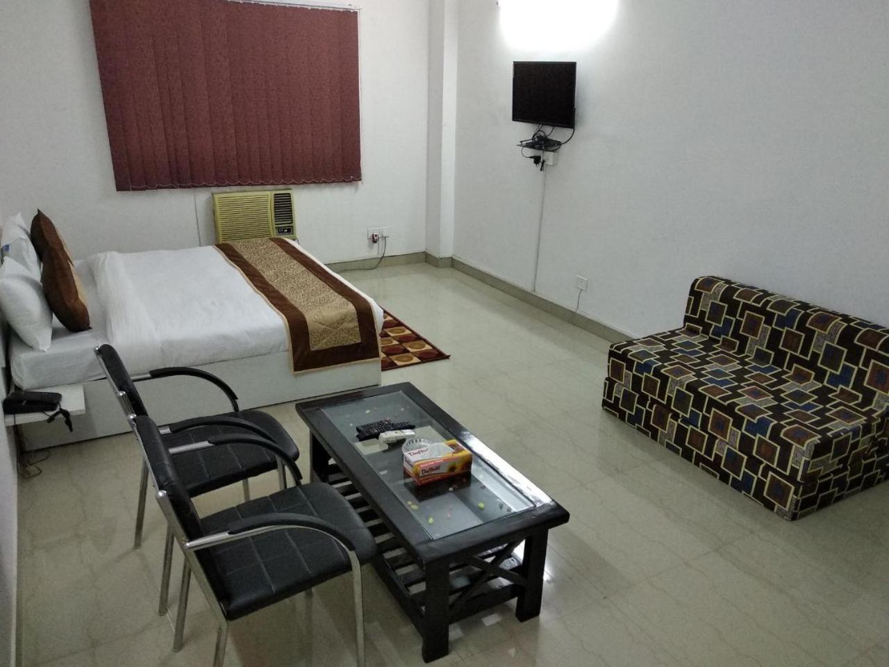 The Radiance Suites And Apartment Nowe Delhi Zewnętrze zdjęcie