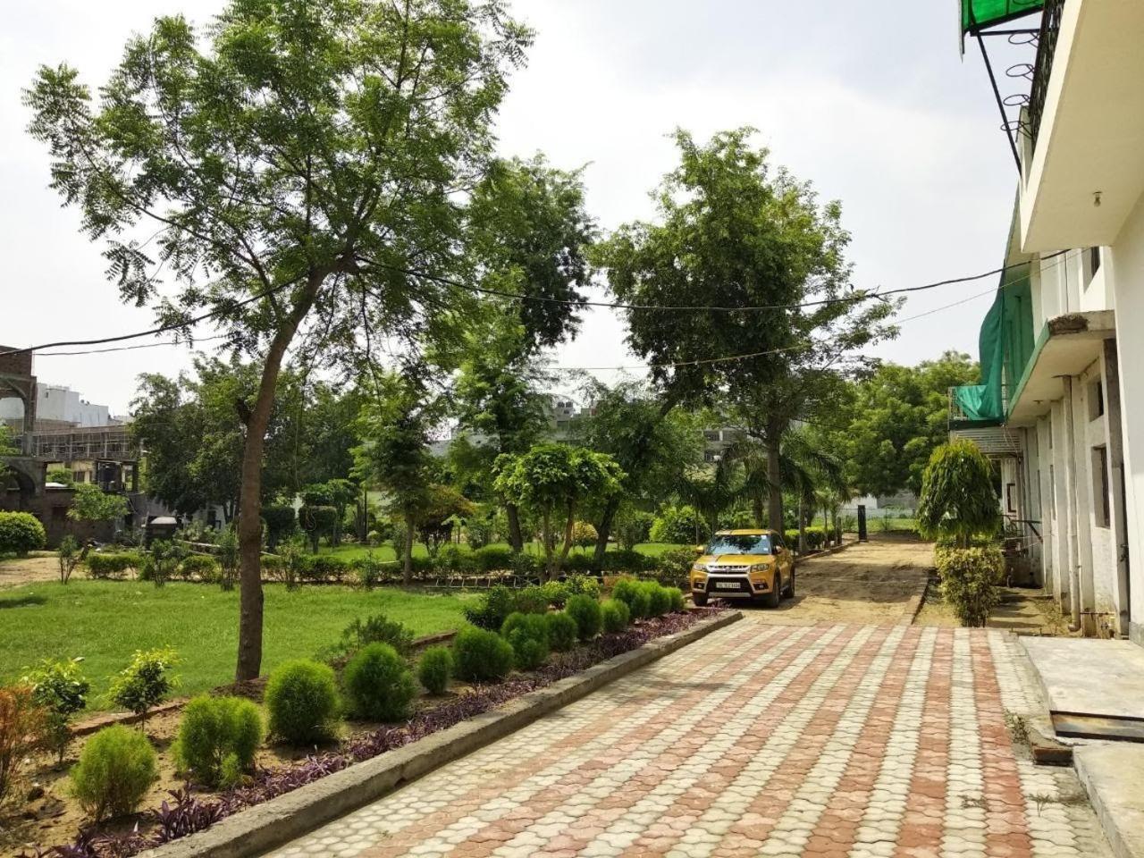 The Radiance Suites And Apartment Nowe Delhi Zewnętrze zdjęcie
