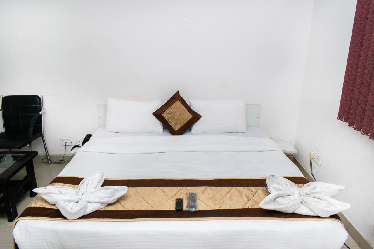The Radiance Suites And Apartment Nowe Delhi Zewnętrze zdjęcie