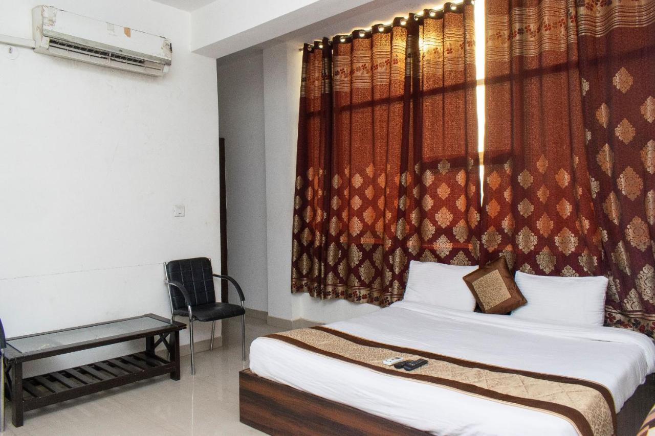 The Radiance Suites And Apartment Nowe Delhi Zewnętrze zdjęcie